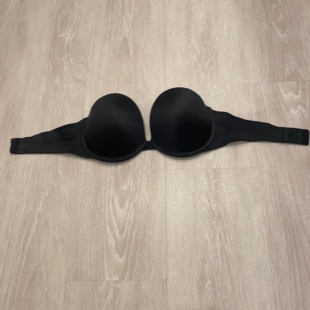Gilligan & O’malley black strapless bra. 34C